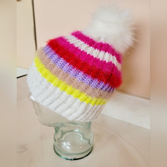 Juicy Faux Fur Pom Pom Sock Hat - Picture 9 of 10